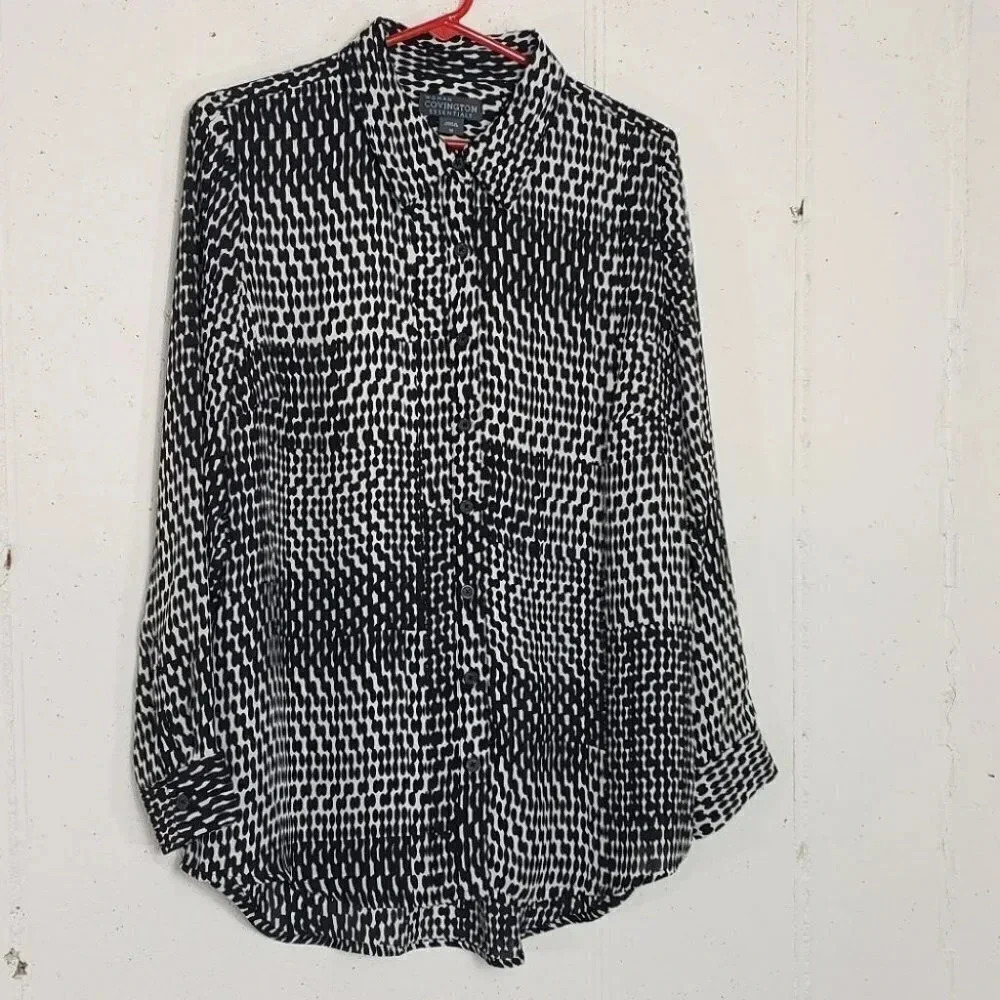 Covington 1X Plus-size black + white printed button down top